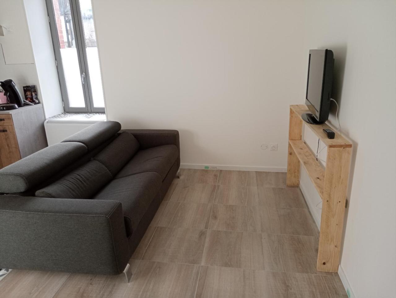 Appart Proche Toutes Commodites Souvigny Екстериор снимка